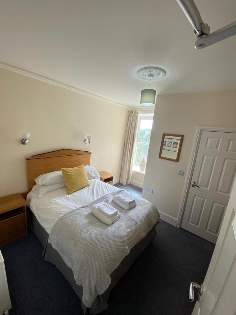 Goodwick Rose And Crown Hotel & Hope And Anchor Bar מראה חיצוני תמונה