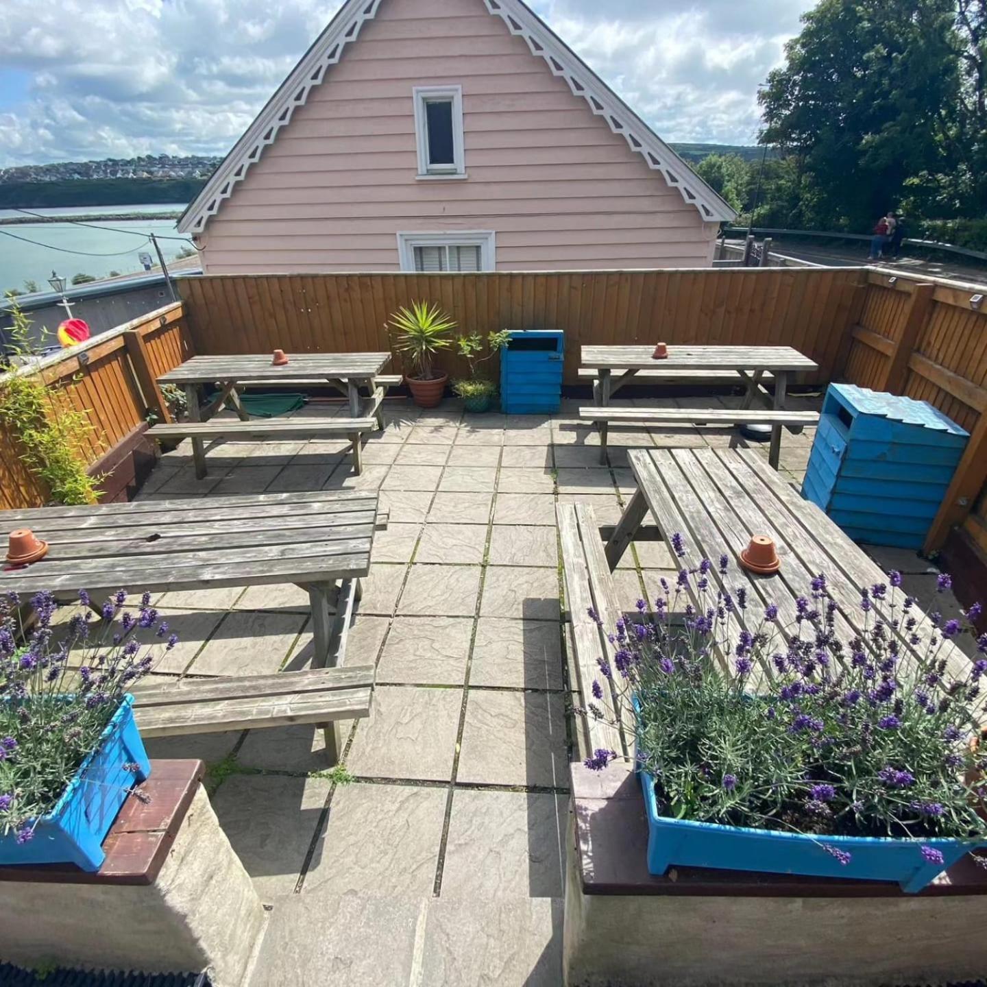 Goodwick Rose And Crown Hotel & Hope And Anchor Bar מראה חיצוני תמונה